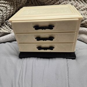 Classic Cream 3-Drawer Jewelry Organizer Chest